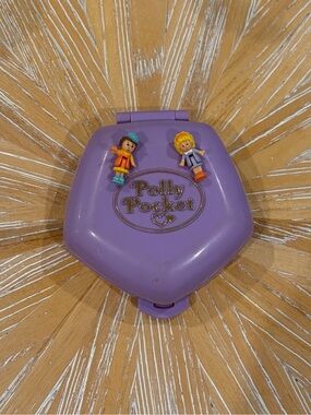 1992 Polly at the Burger Stand Polly Pocket Bluebird w dolls